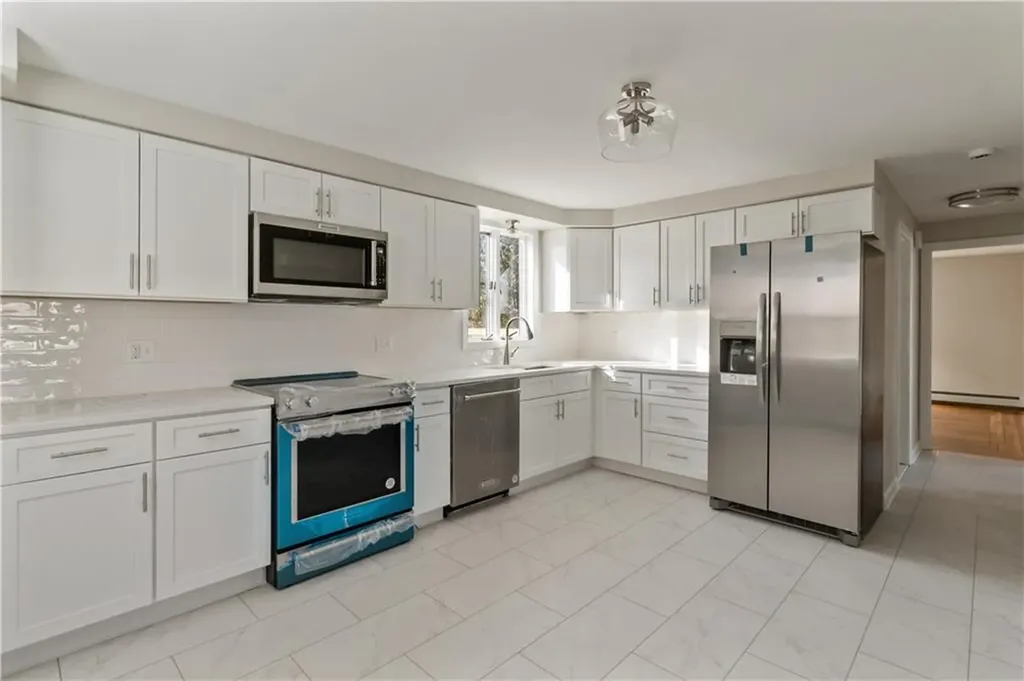 12 Eisenhower Drive Smithfield RI 02917