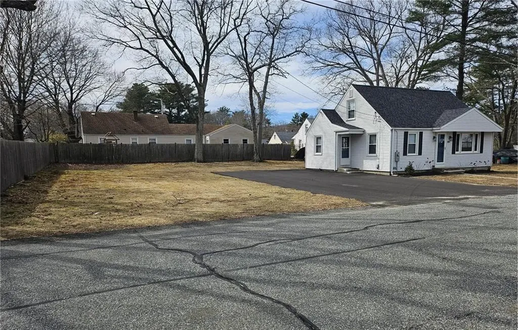 12 Eisenhower Drive Smithfield RI 02917