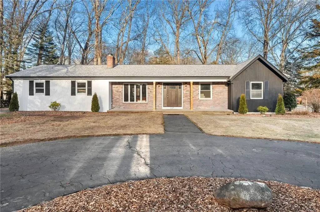 221 Hillcrest Drive N Cranston RI 02921