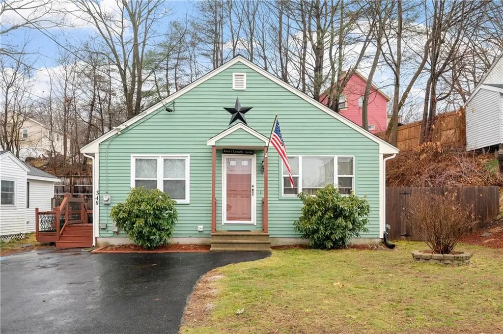 348 Ninth Avenue Woonsocket RI 02895