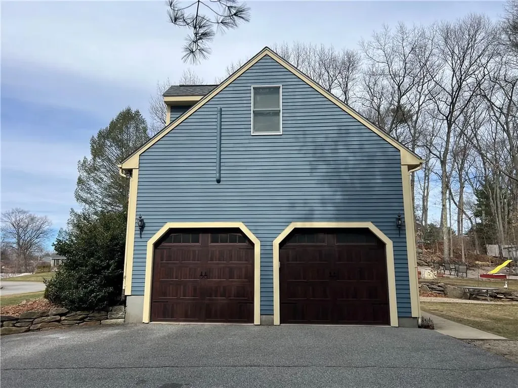 23 Factory Pond Circle Smithfield RI 02828