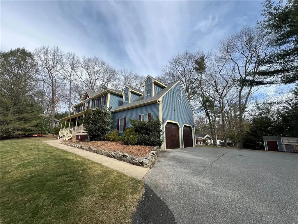 23 Factory Pond Circle Smithfield RI 02828