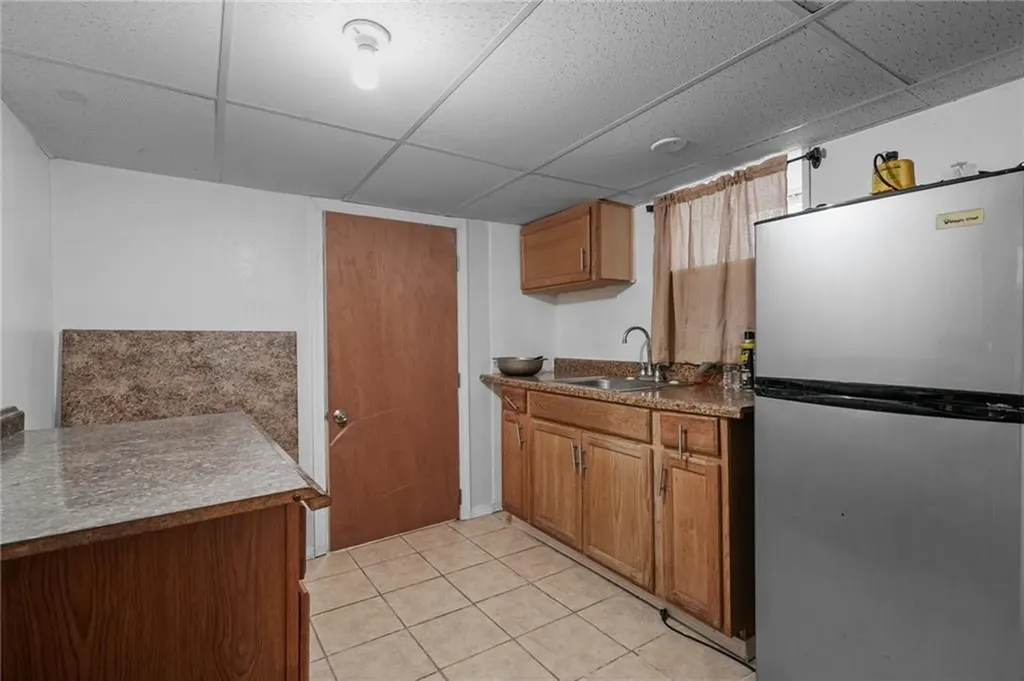 81 Garfield Avenue Providence RI 02908