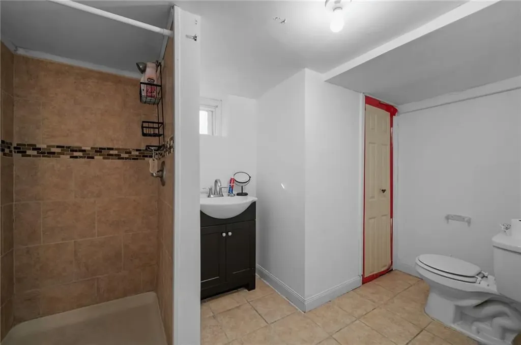 81 Garfield Avenue Providence RI 02908