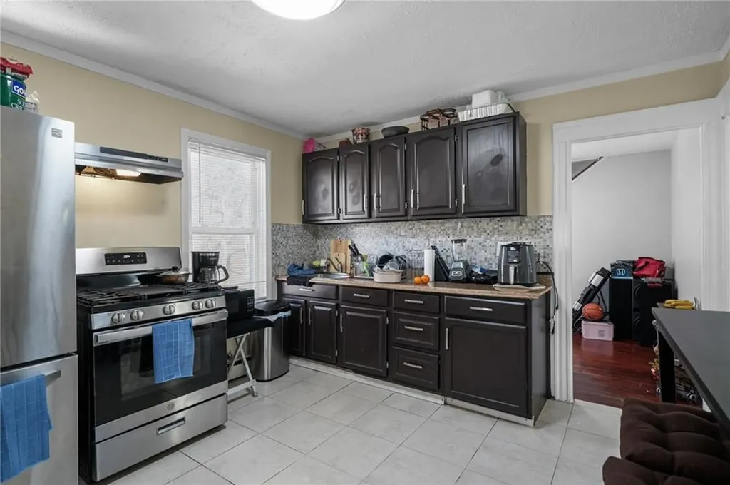 81 Garfield Avenue Providence RI 02908