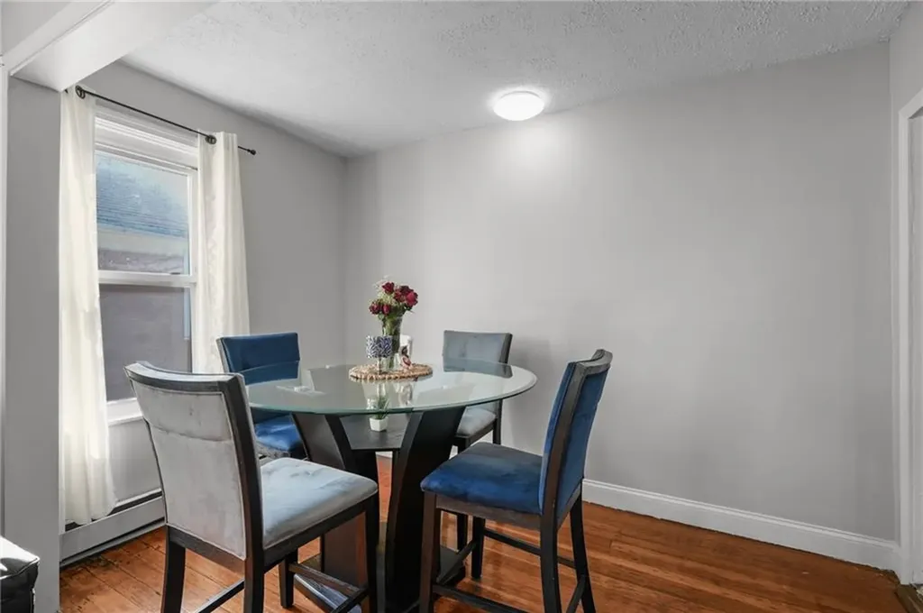 81 Garfield Avenue Providence RI 02908