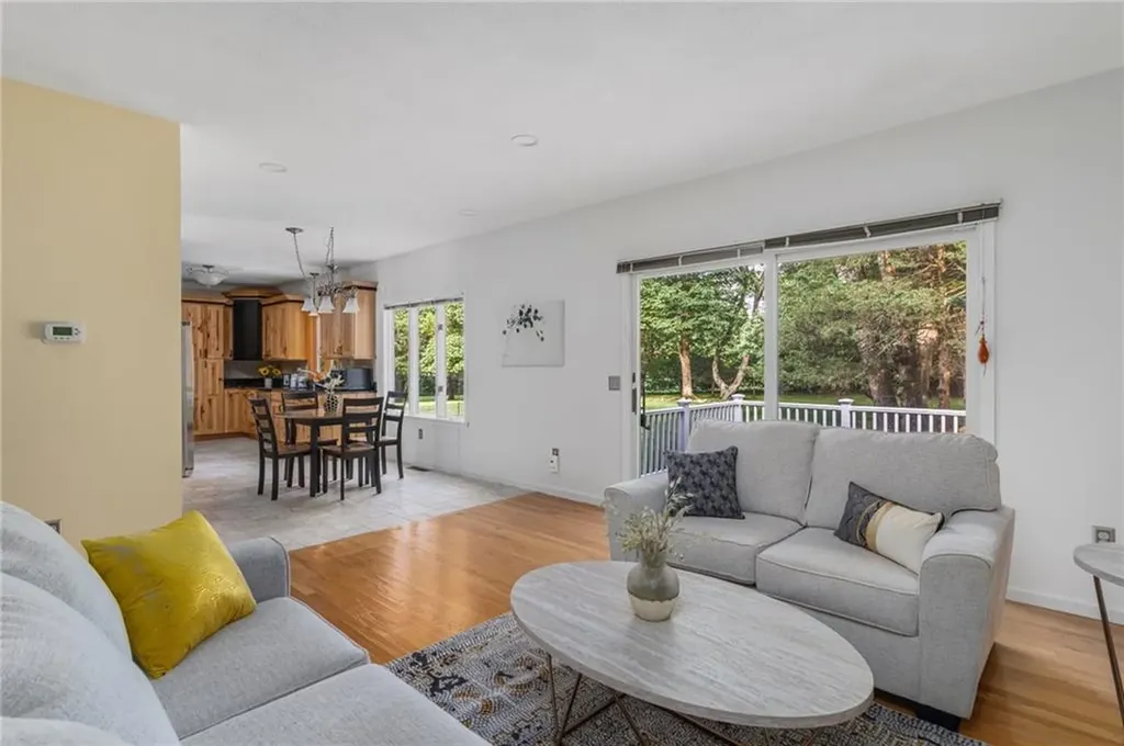 60 Arrowhead Way Warwick RI 02886