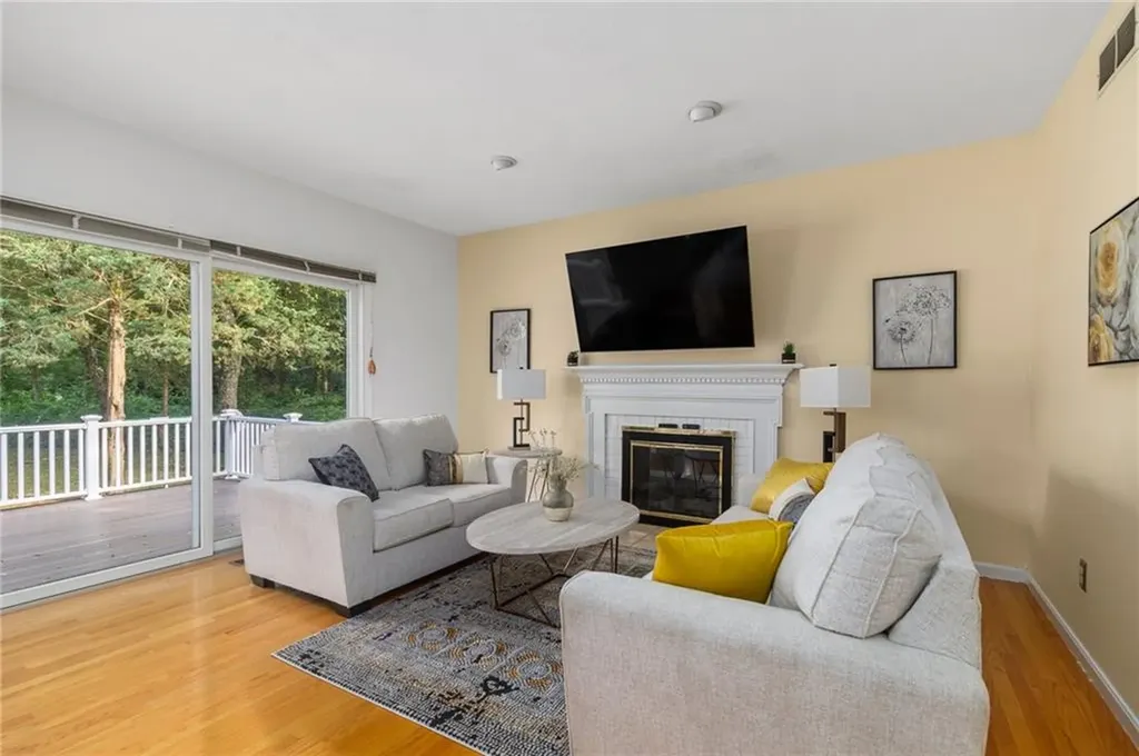 60 Arrowhead Way Warwick RI 02886
