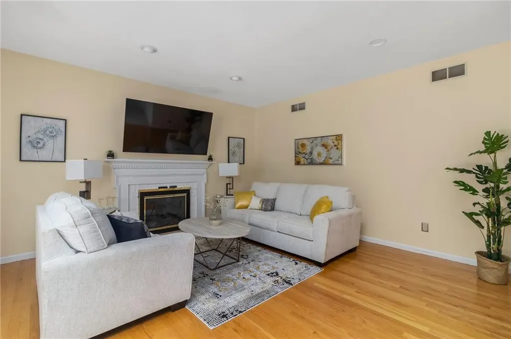 60 Arrowhead Way Warwick RI 02886