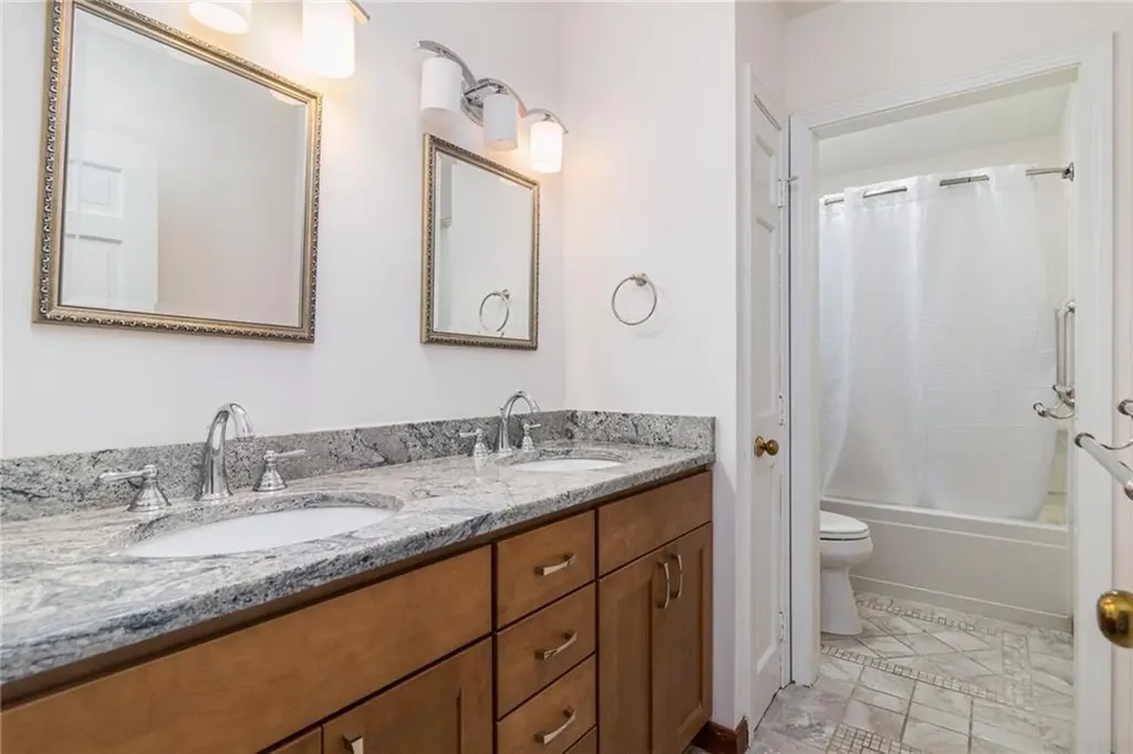 60 Arrowhead Way Warwick RI 02886