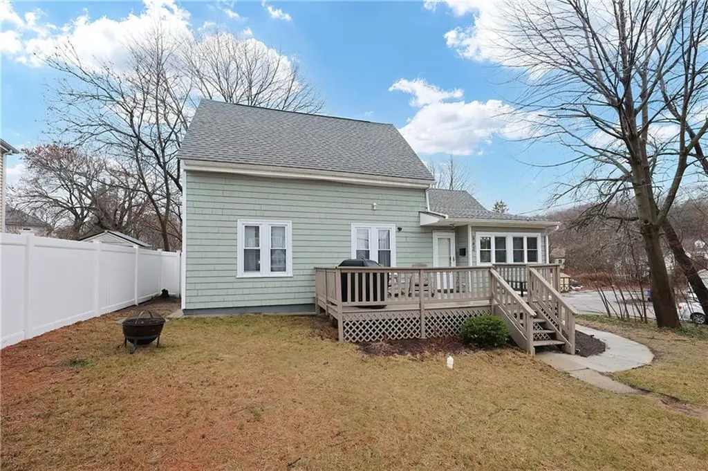 842 Weeden Street Pawtucket RI 02860