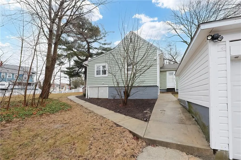842 Weeden Street Pawtucket RI 02860