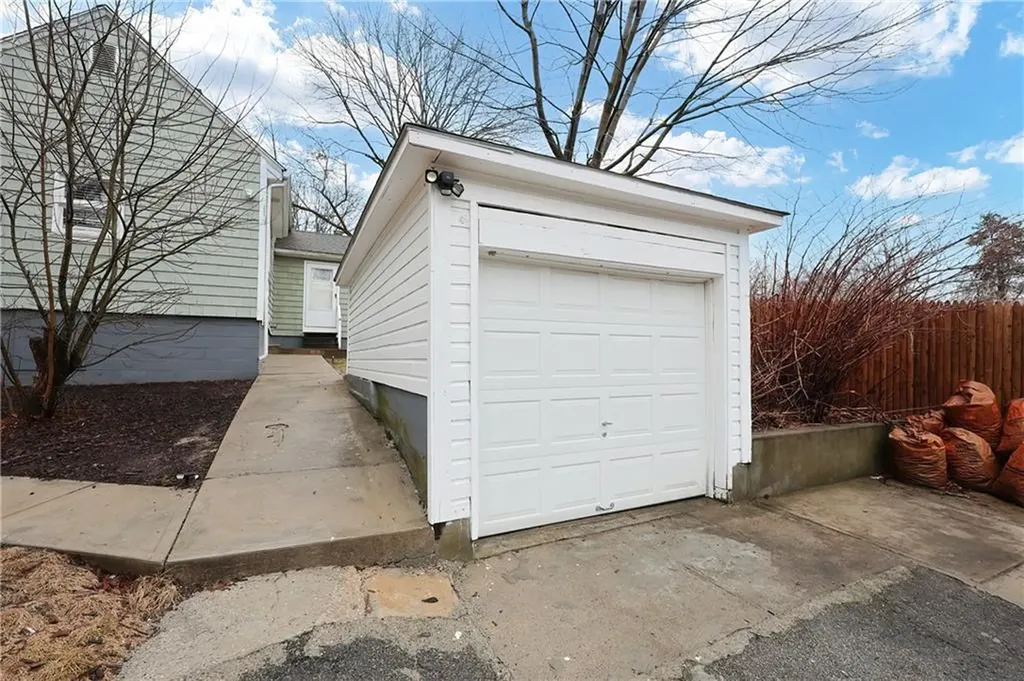 842 Weeden Street Pawtucket RI 02860
