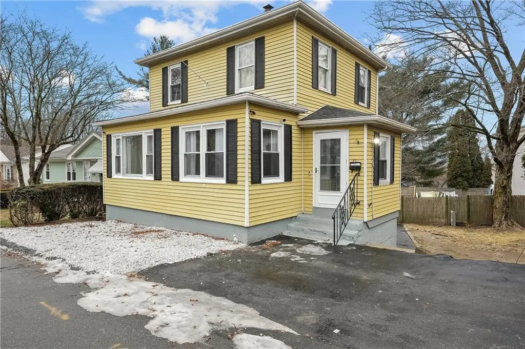21 Brinkley Street Providence RI 02909