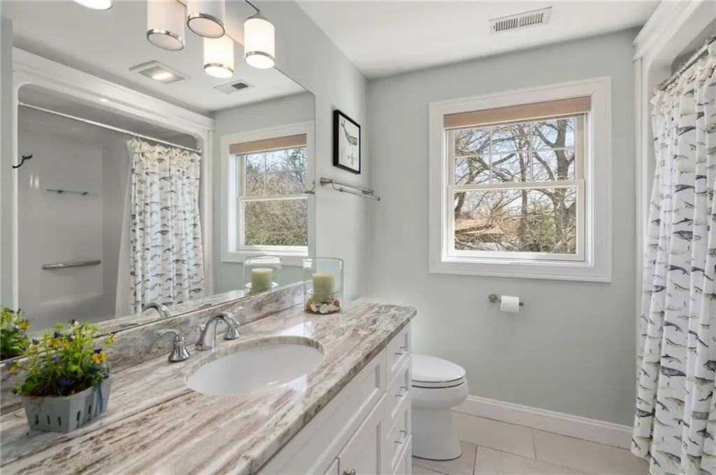 37 Island Drive Middletown RI 02842