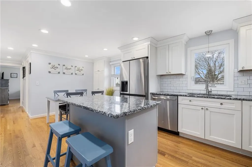 113 Cove Avenue Warwick RI 02889