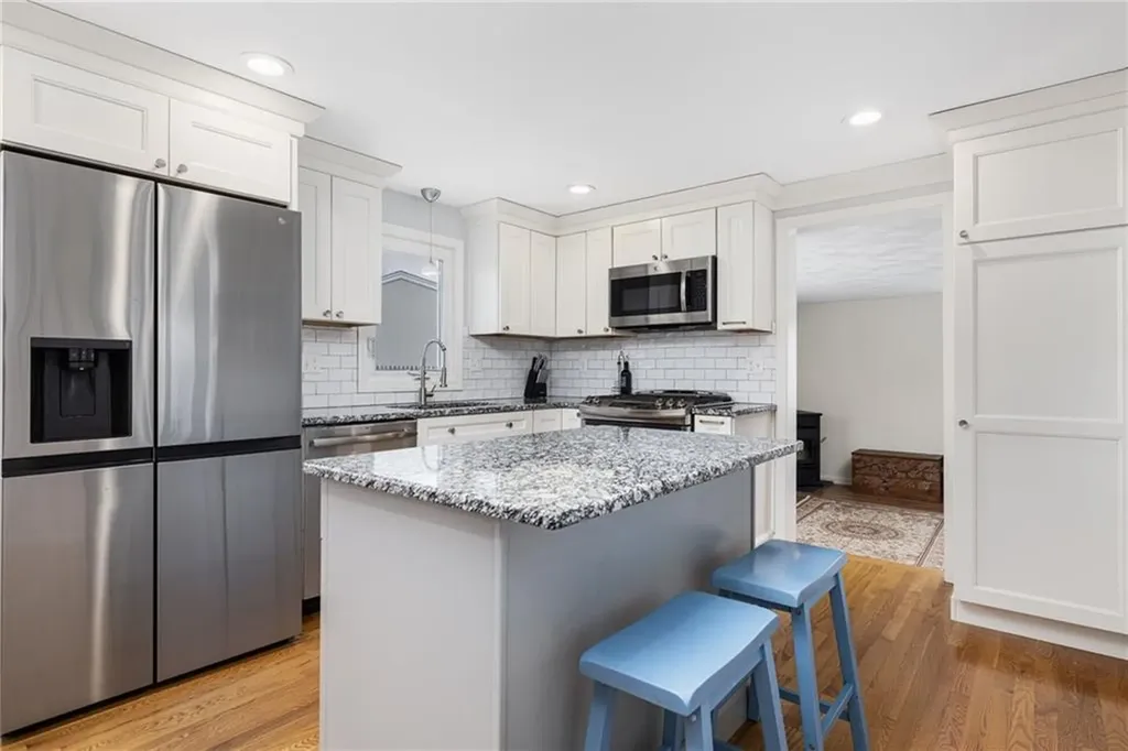 113 Cove Avenue Warwick RI 02889