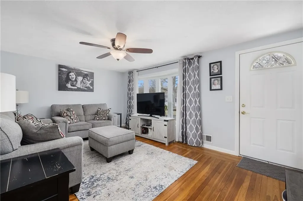 113 Cove Avenue Warwick RI 02889