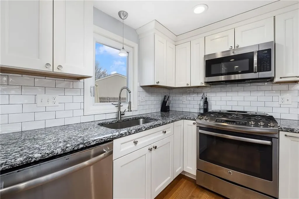 113 Cove Avenue Warwick RI 02889