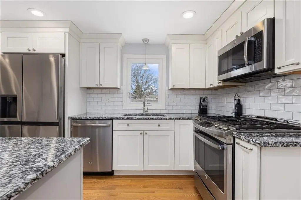 113 Cove Avenue Warwick RI 02889