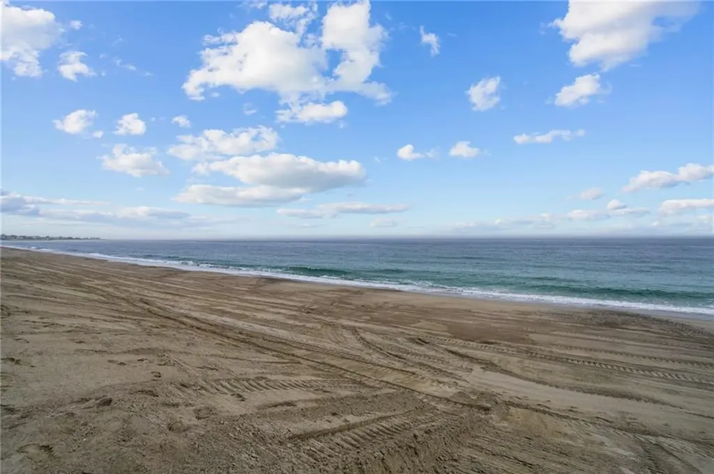 439 Atlantic Avenue Westerly RI 02891