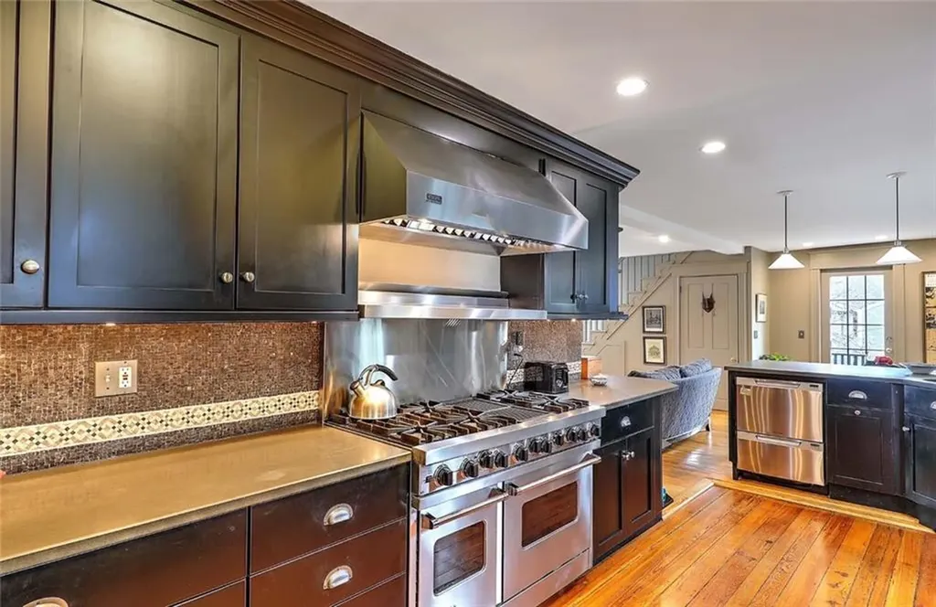 129 Williams Street Providence RI 02906