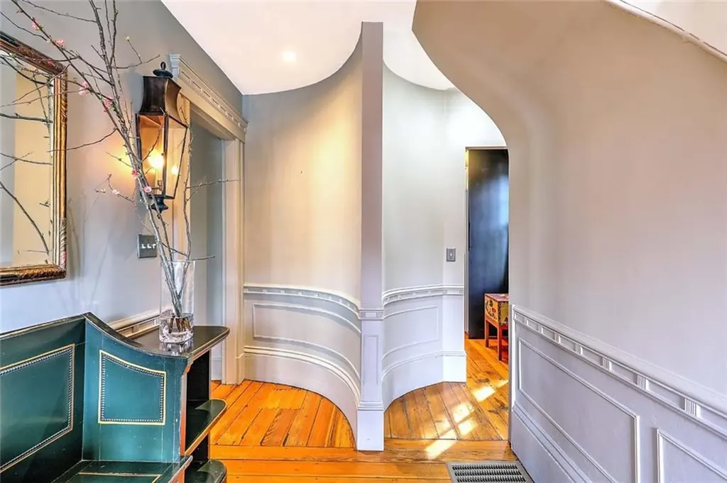 129 Williams Street Providence RI 02906