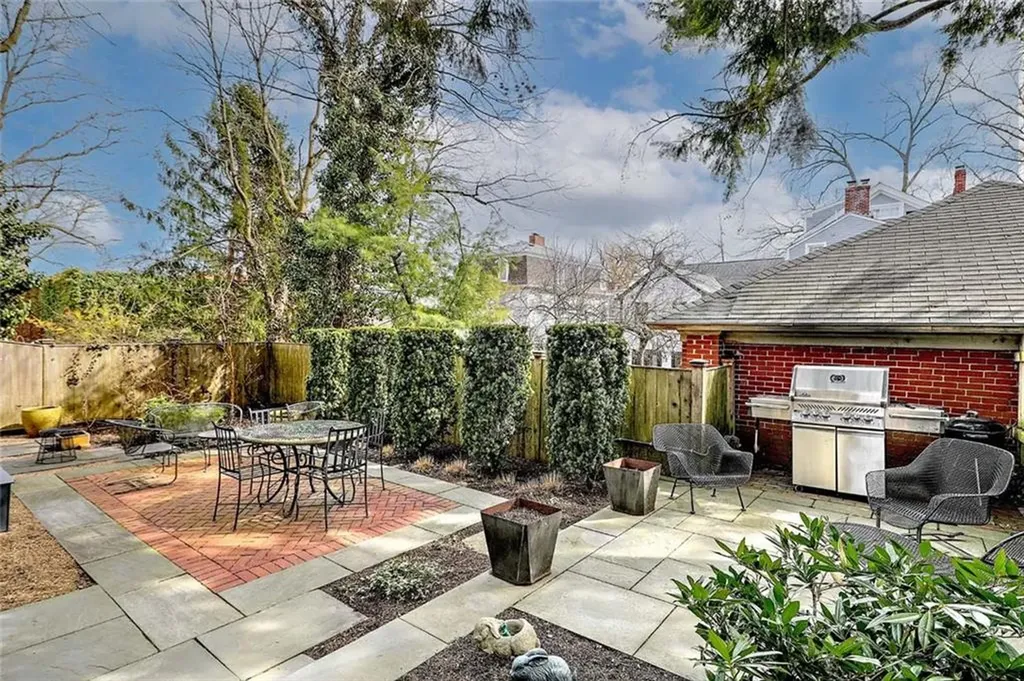 129 Williams Street Providence RI 02906