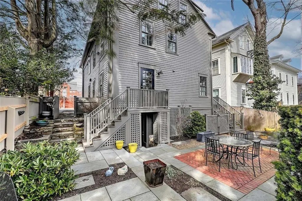 129 Williams Street Providence RI 02906