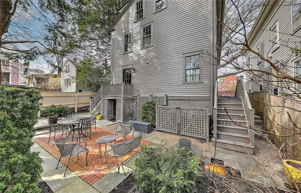 129 Williams Street Providence RI 02906