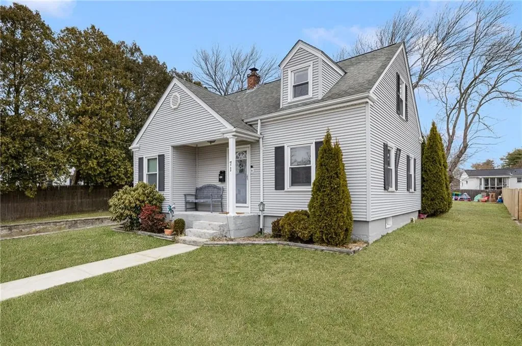 71 Curson Street West Warwick RI 02893