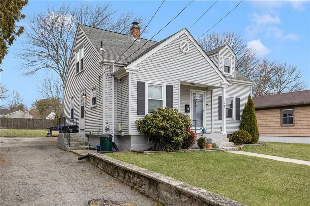 71 Curson Street West Warwick RI 02893