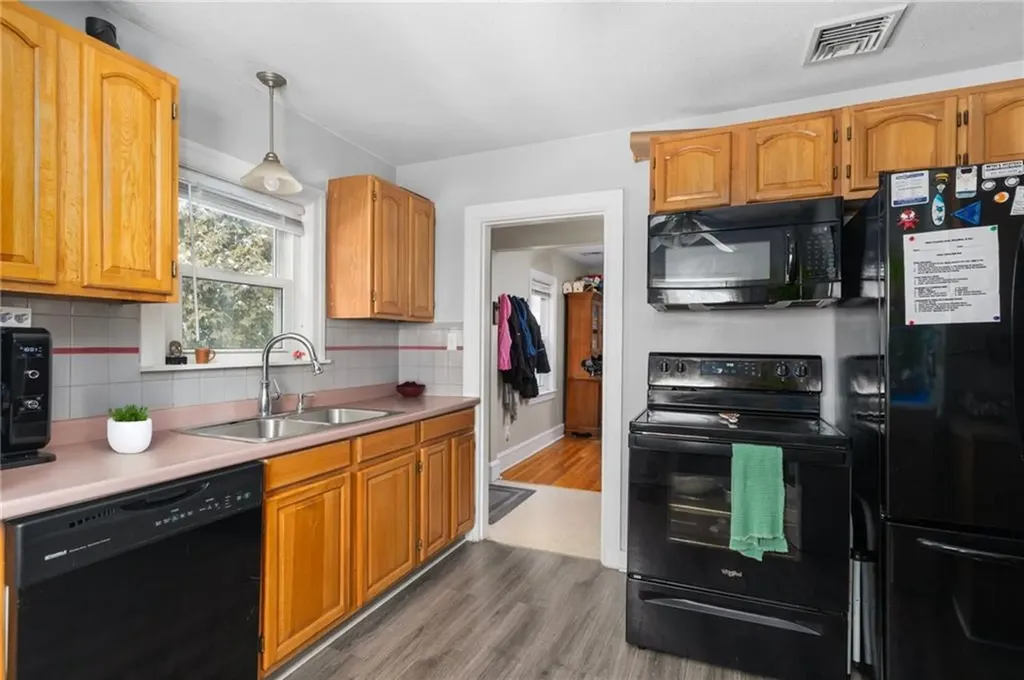 71 Curson Street West Warwick RI 02893