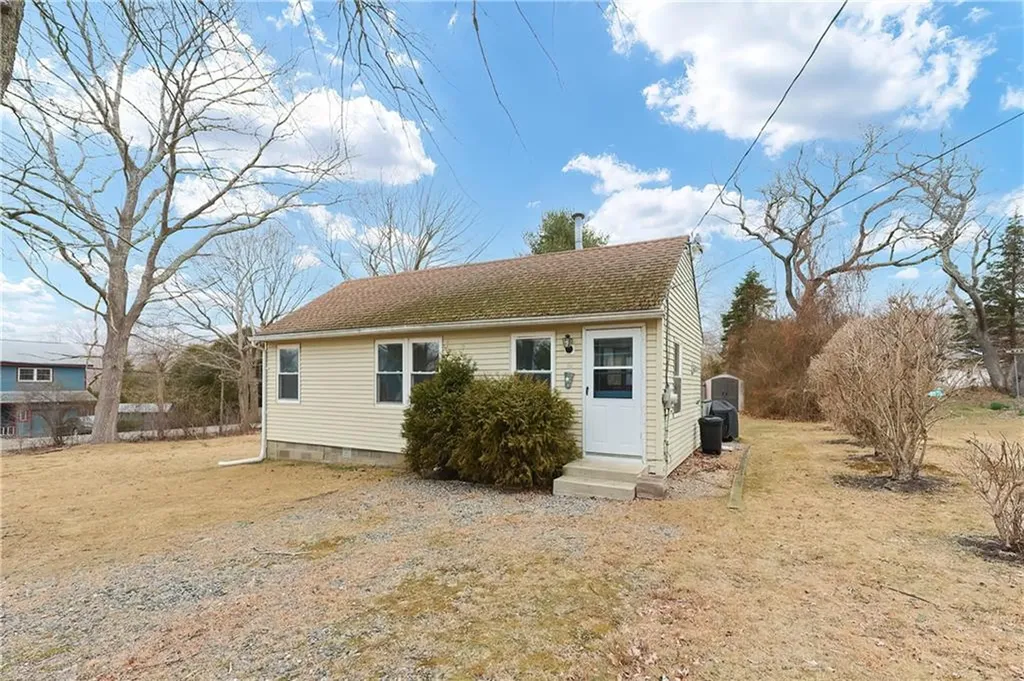 89 Montauk Road Narragansett RI 02882