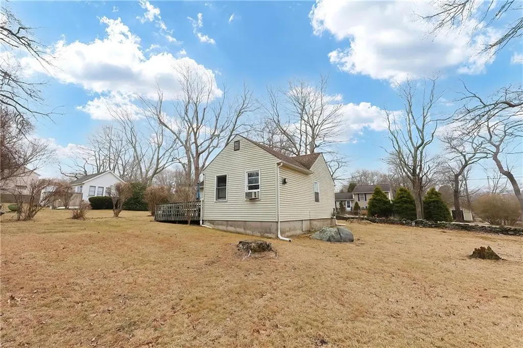 89 Montauk Road Narragansett RI 02882