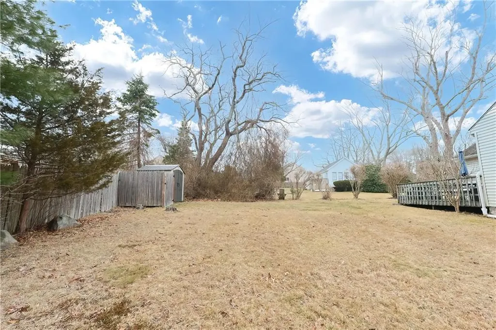89 Montauk Road Narragansett RI 02882