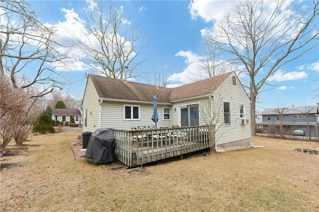89 Montauk Road Narragansett RI 02882