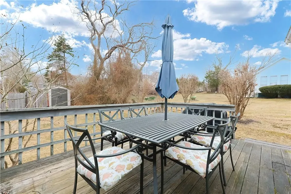 89 Montauk Road Narragansett RI 02882