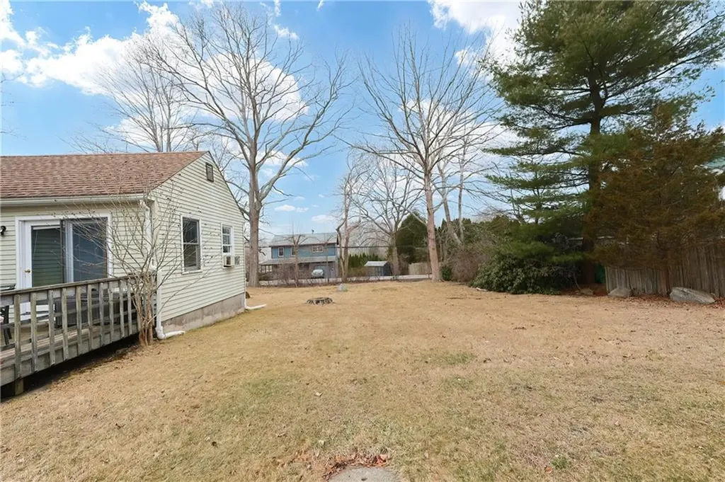 89 Montauk Road Narragansett RI 02882
