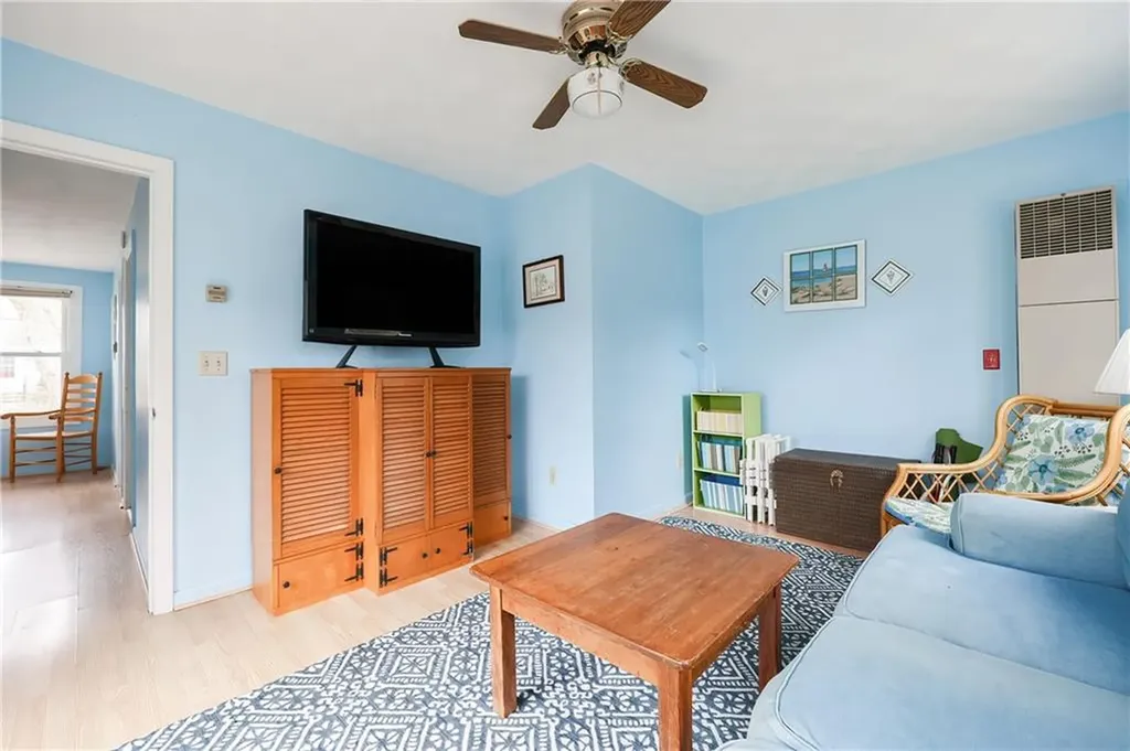 89 Montauk Road Narragansett RI 02882