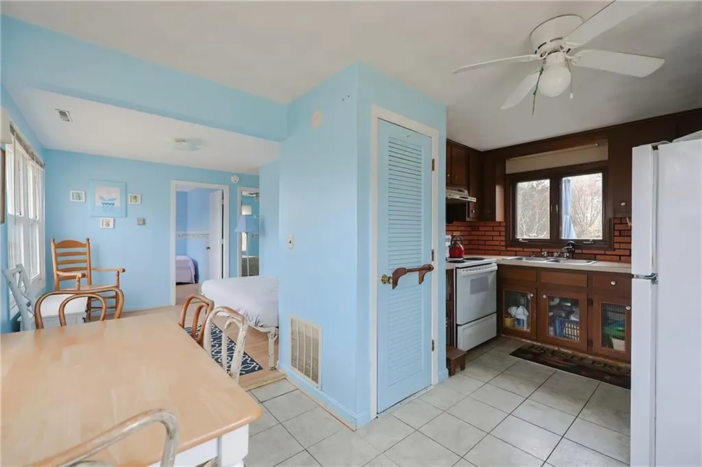89 Montauk Road Narragansett RI 02882