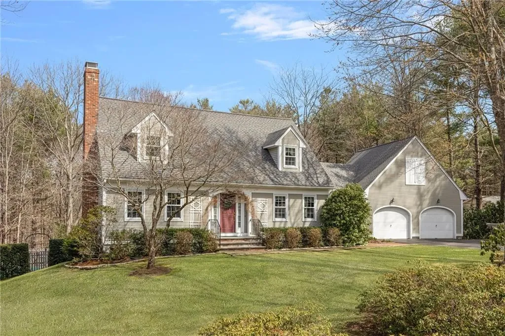 86 Taylor Drive North Smithfield RI 02896