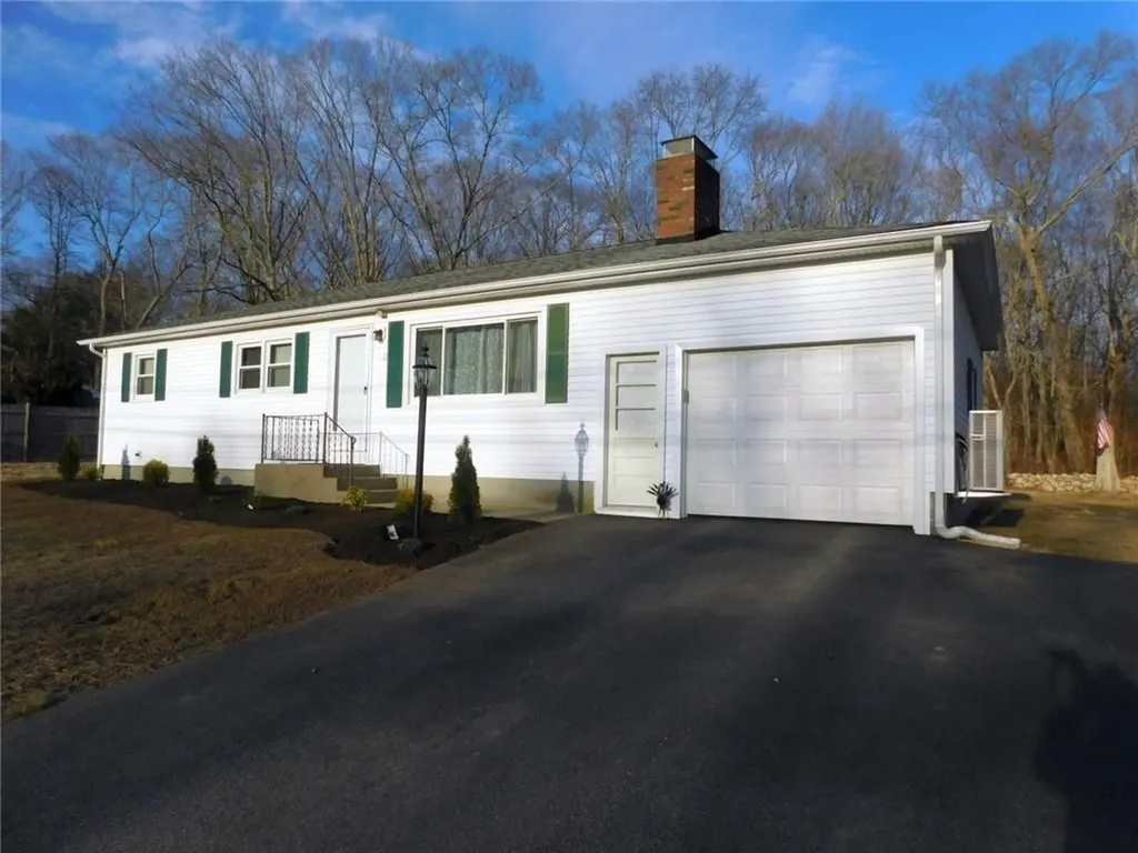 12 Boulder Road Hopkinton RI 02833