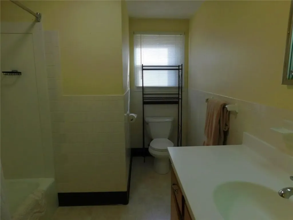 12 Boulder Road Hopkinton RI 02833
