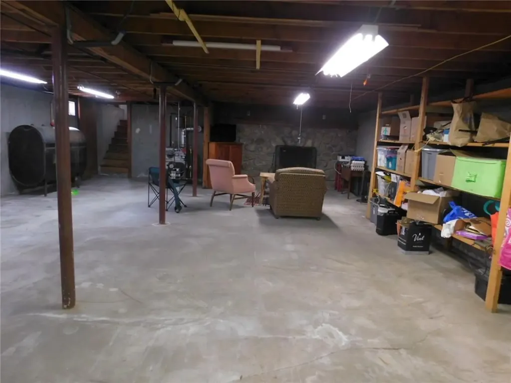 12 Boulder Road Hopkinton RI 02833