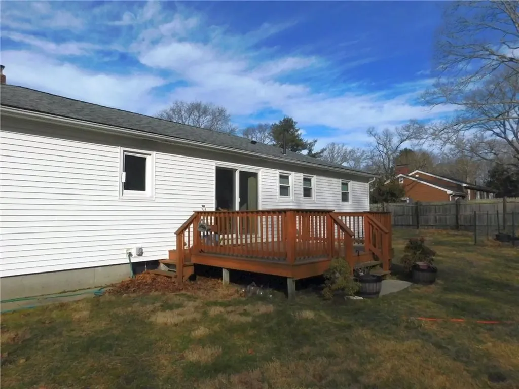 12 Boulder Road Hopkinton RI 02833