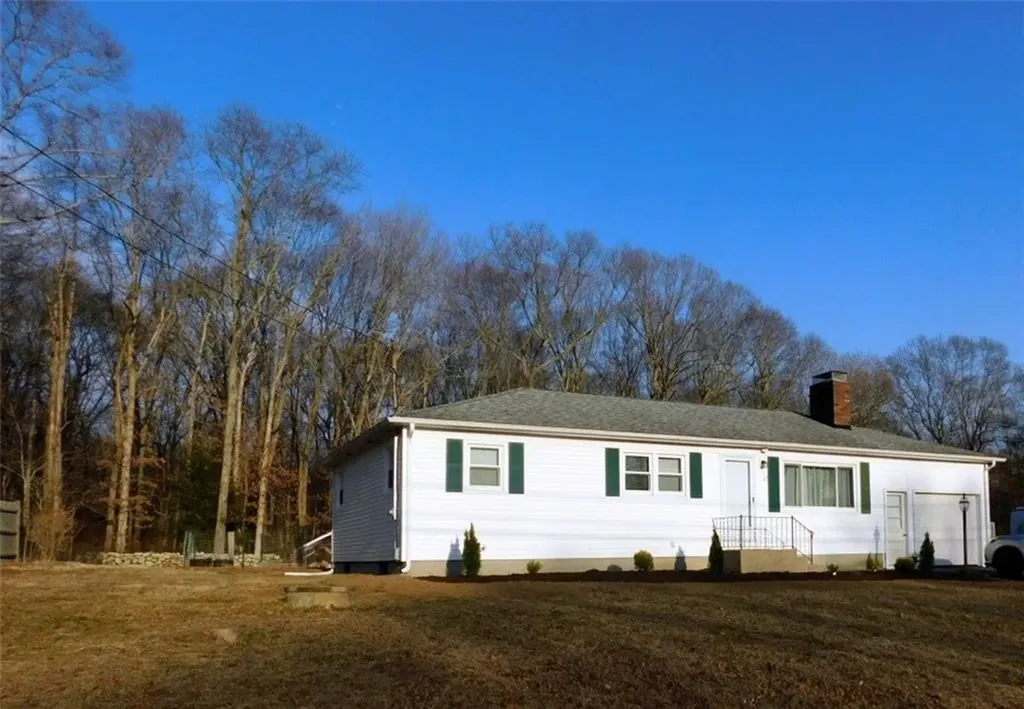 12 Boulder Road Hopkinton RI 02833