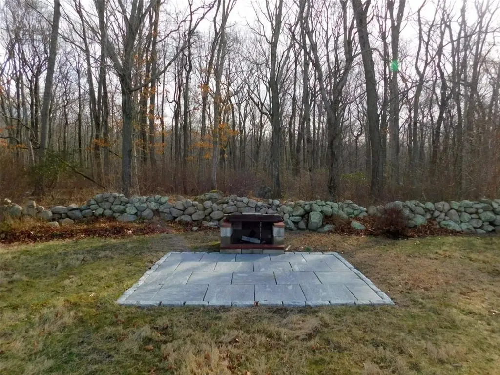 12 Boulder Road Hopkinton RI 02833