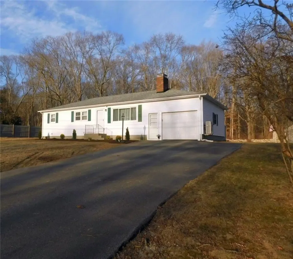 12 Boulder Road Hopkinton RI 02833