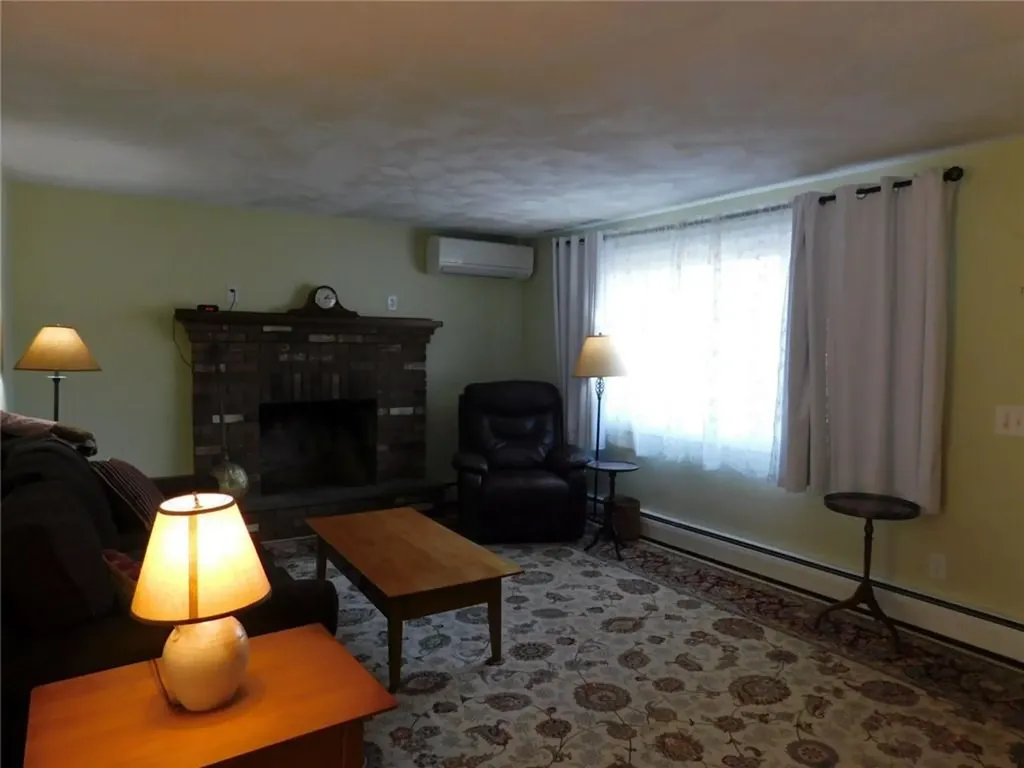 12 Boulder Road Hopkinton RI 02833